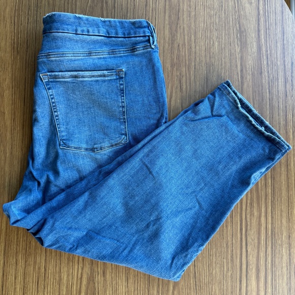 Good American Denim - Good American “Always Fits” Good Legs Straight Jeans Size 20–26